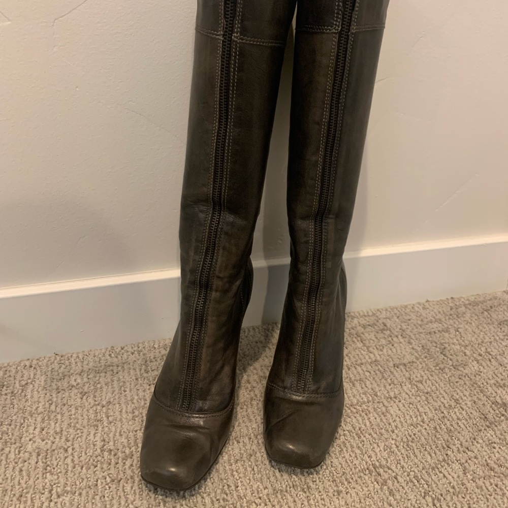 Gianni Bini grey knee high zip up boots